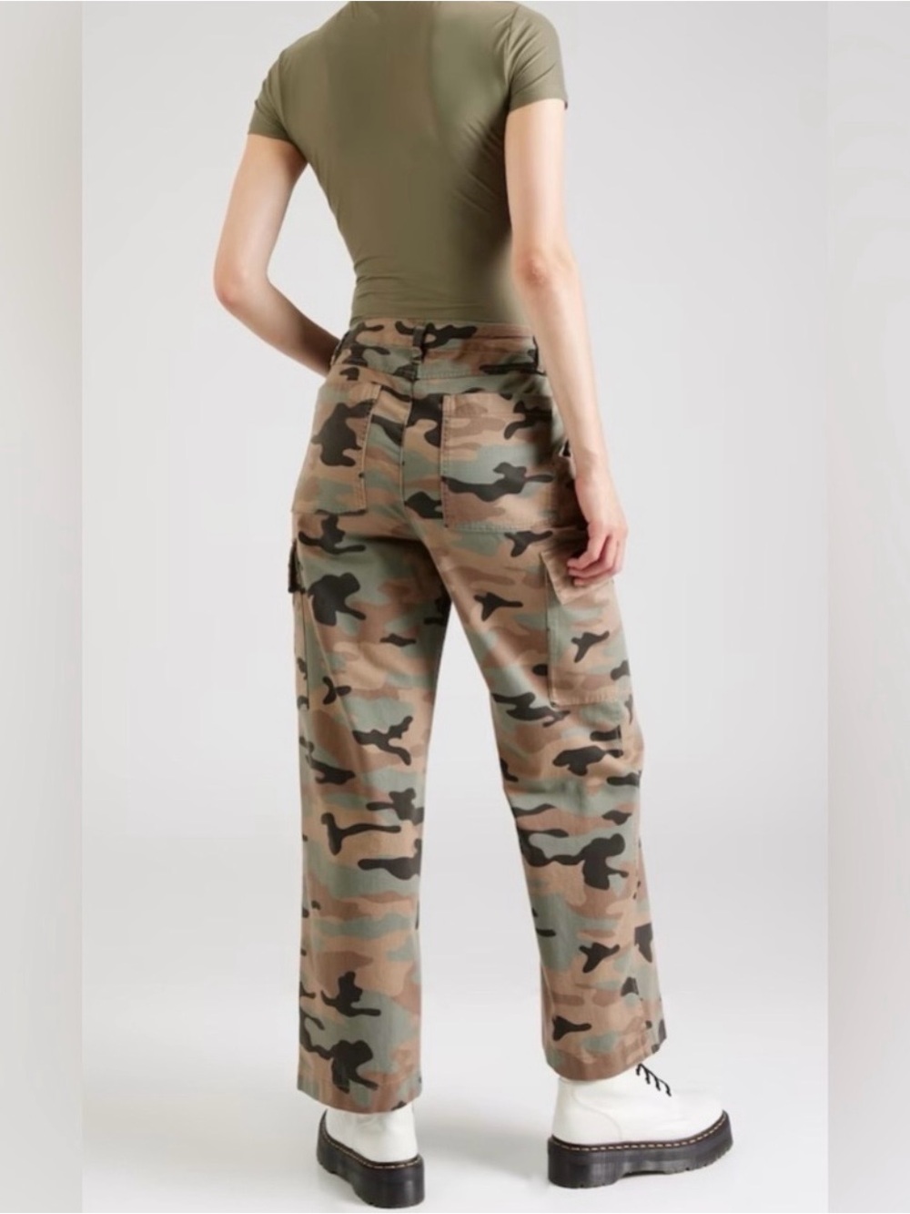 GAP Camouflage Cargo Pants in Green and Tan - Picture 3 of 8